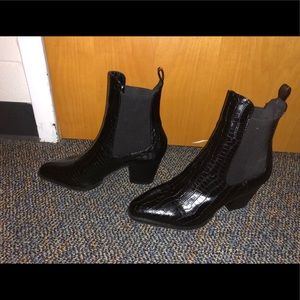 JustFab Tyla Ankle Boot, Black Croc, Size 10, New!